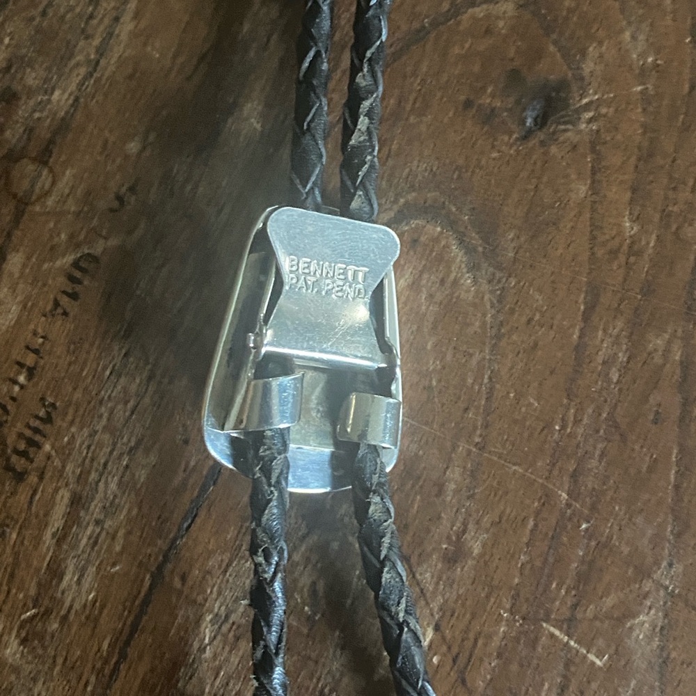 Elegant Sterling Silver Bolo Tie with leather ties also tipped with silver - Picture 6 of 11